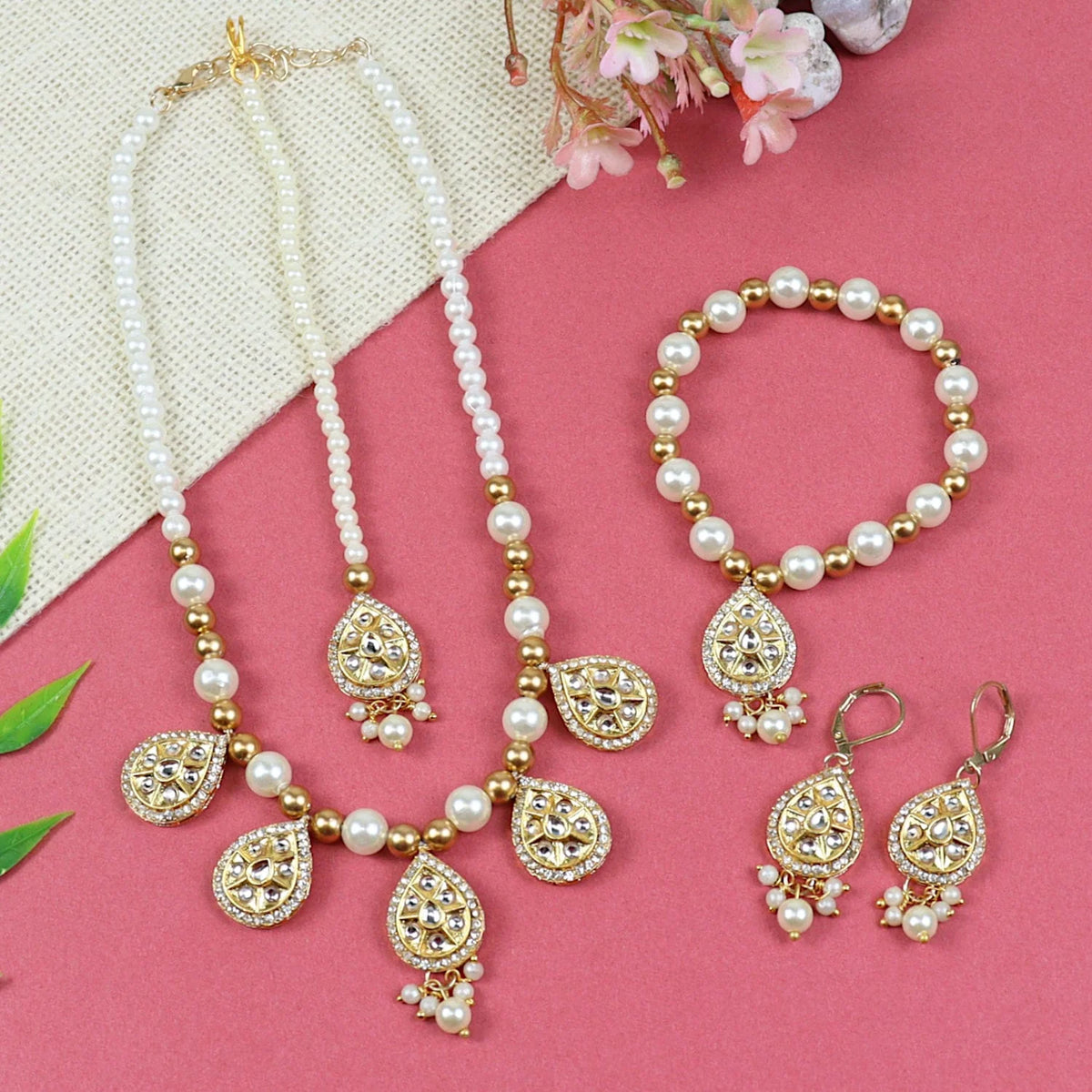Kundan Stone Jewellery Set